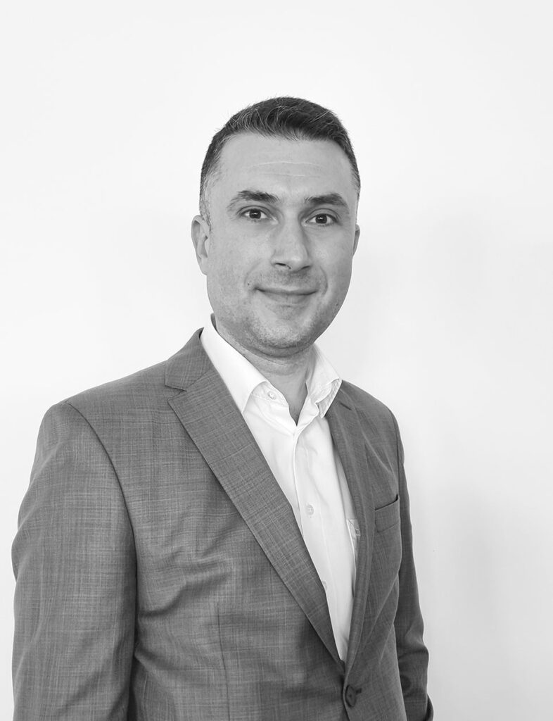 Florin Tanasă, Broker Imobiliar Acreditat în București, specializat pe apartamente în Sectoarele 2 și 3